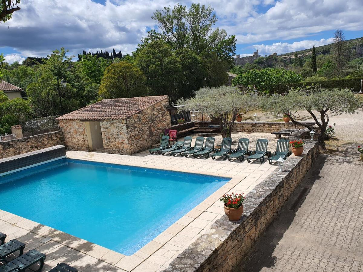 Logis Hotel Restaurant L'Escarbille Saint-Martin-dʼArdèche المظهر الخارجي الصورة