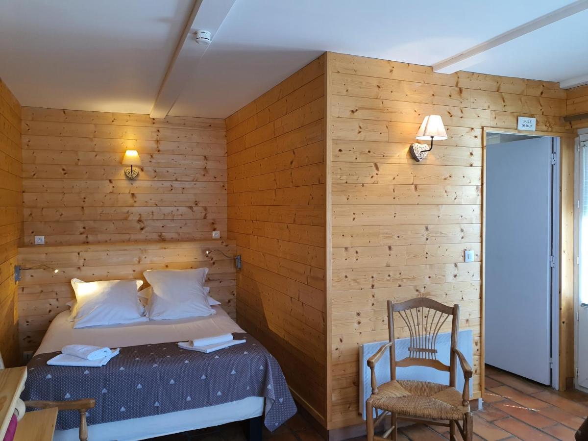 Logis Hotel Restaurant L'Escarbille Saint-Martin-dʼArdèche المظهر الخارجي الصورة
