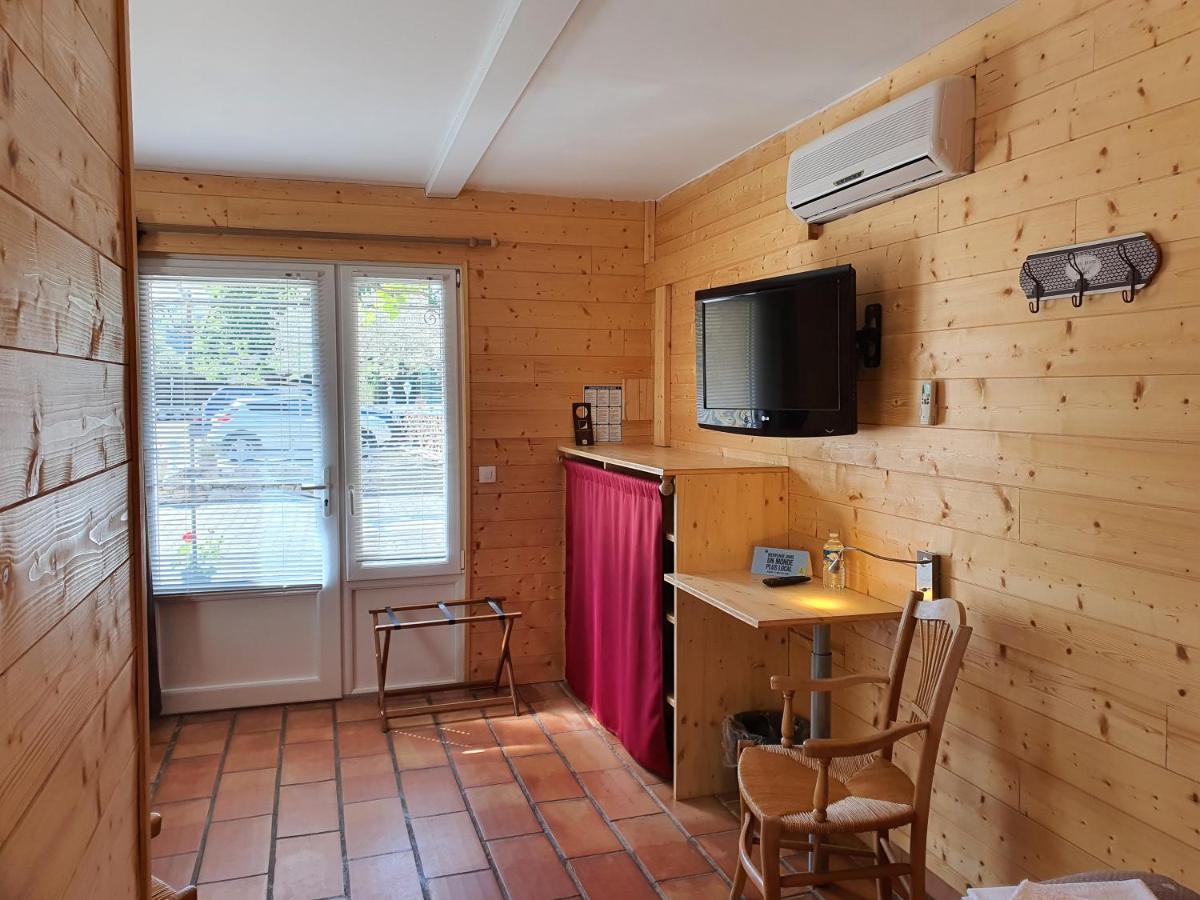 Logis Hotel Restaurant L'Escarbille Saint-Martin-dʼArdèche المظهر الخارجي الصورة