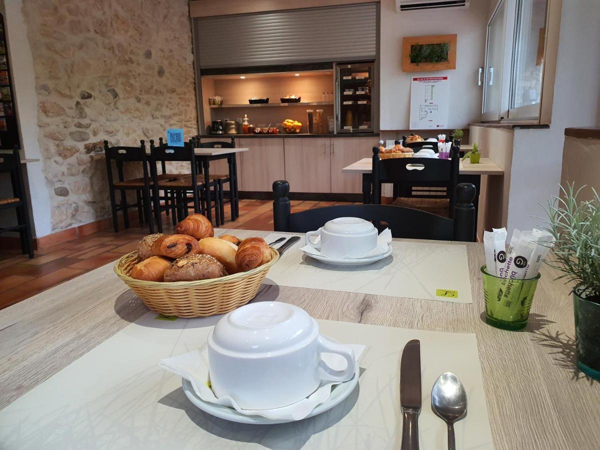 Logis Hotel Restaurant L'Escarbille Saint-Martin-dʼArdèche المظهر الخارجي الصورة