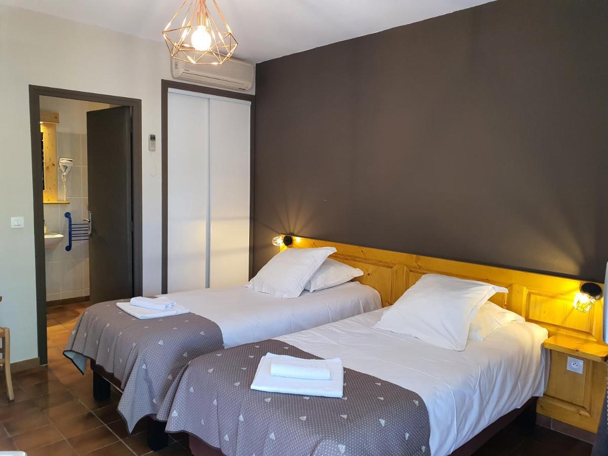Logis Hotel Restaurant L'Escarbille Saint-Martin-dʼArdèche المظهر الخارجي الصورة