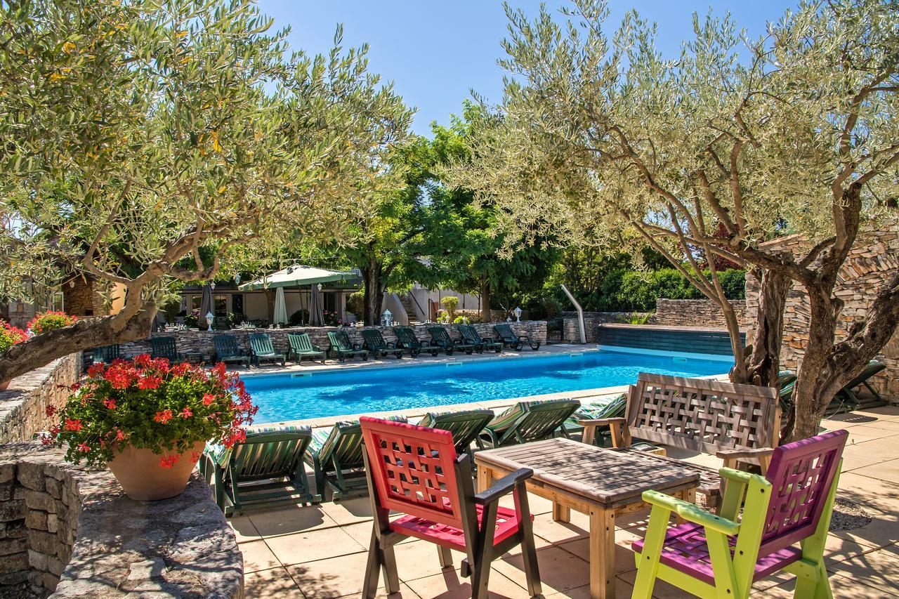Logis Hotel Restaurant L'Escarbille Saint-Martin-dʼArdèche المظهر الخارجي الصورة